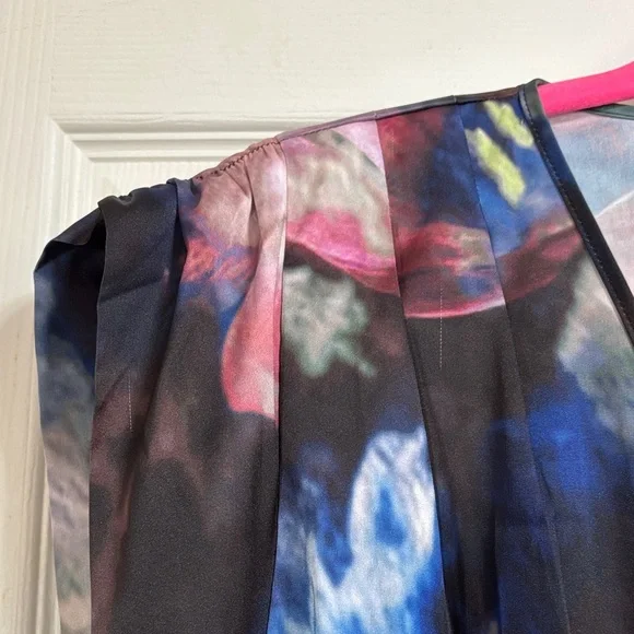 White House Black Market Multicolor Floral V-Neck silky Blouse - Picture 7 of 11